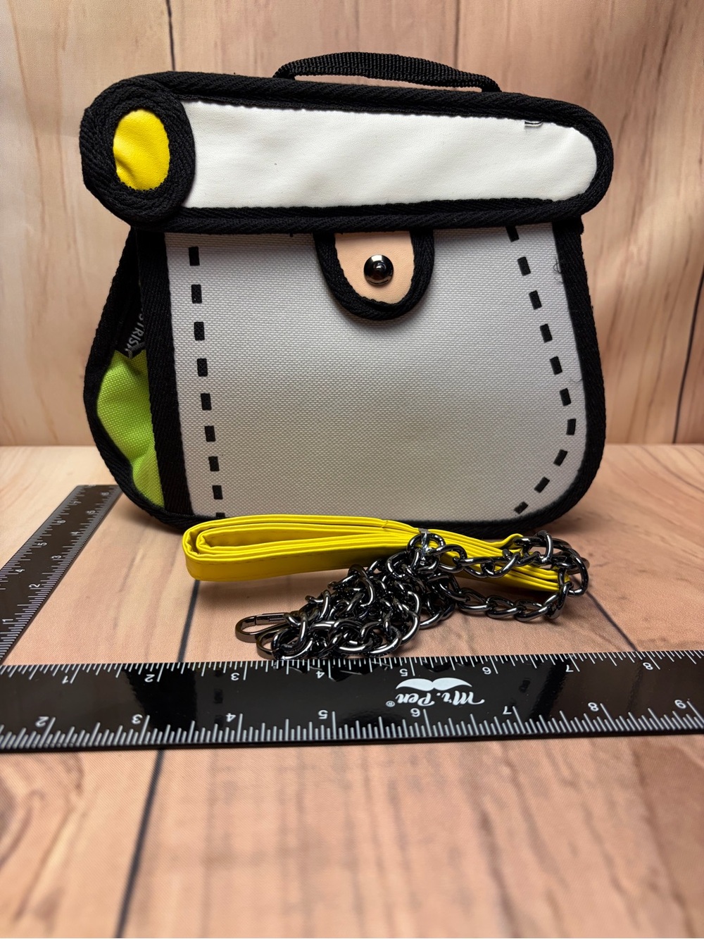 2D Cartoon Illusion Crossbody Bag
#cartoon #unique